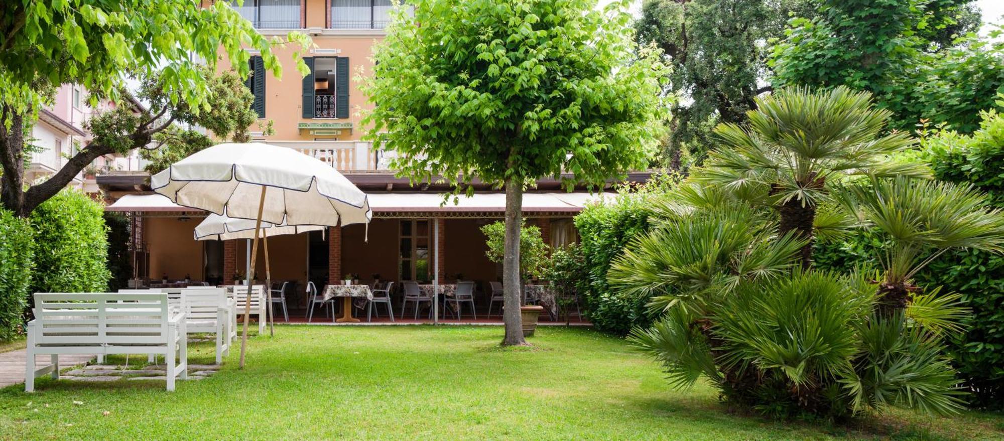Hotel Regina Forte dei Marmi Dış mekan fotoğraf